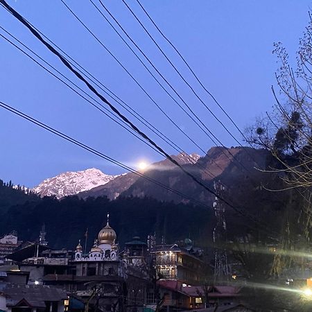 The Prasher Lodge Mall Road Manali Exterior foto