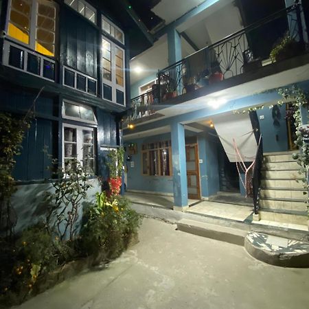 The Prasher Lodge Mall Road Manali Exterior foto