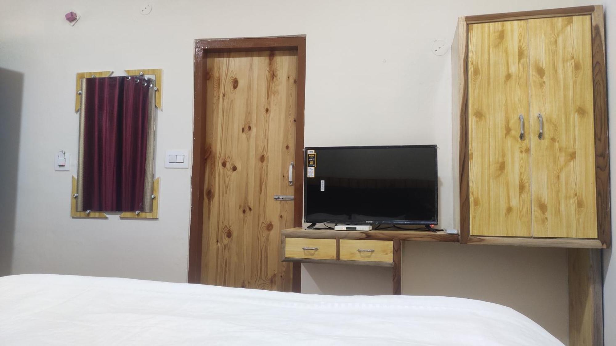 The Prasher Lodge Mall Road Manali Exterior foto